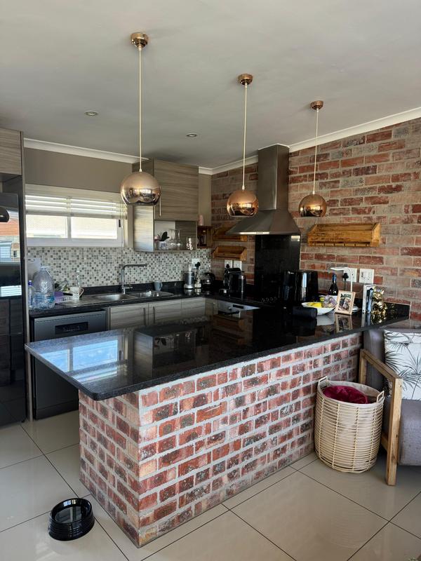 To Let 2 Bedroom Property for Rent in Green Point Western Cape